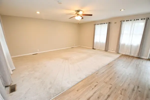 1127 Ebeling DR, South Bend, IN 46615-3705