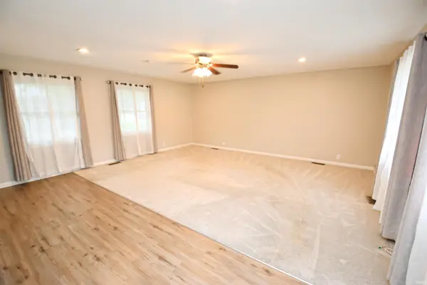 1127 Ebeling DR, South Bend, IN 46615-3705