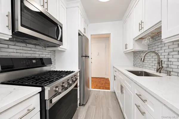 1841 Central Park Ave #11F, Yonkers, NY 10710