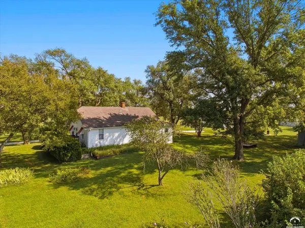 1945 N 900 RD, Eudora, KS 66025