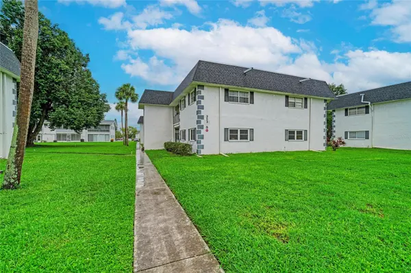 303 47TH AVENUE DR W #157, Bradenton, FL 34207