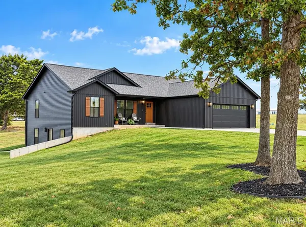 18159 Heritage Dr, Farmington, MO 63640