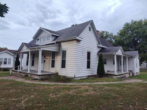 600 S Washington ST, Mcleansboro, IL 62859