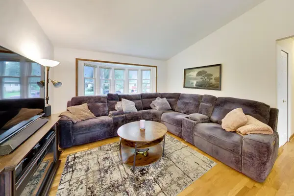 2307 Fulle ST, Rolling Meadows, IL 60008