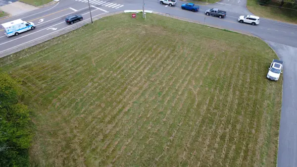 8 S Walnut St, Hohenwald, TN 38462