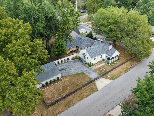 2021 S Jefferson AVE, Springfield, MO 65807
