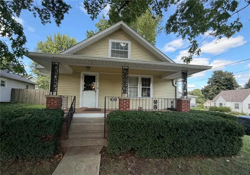 1813 Clifford ST, St Joseph, MO 64505