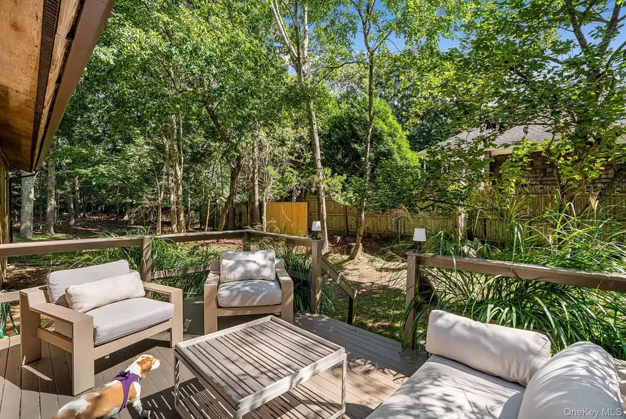 66 Sycamore DR, East Hampton, NY 11937