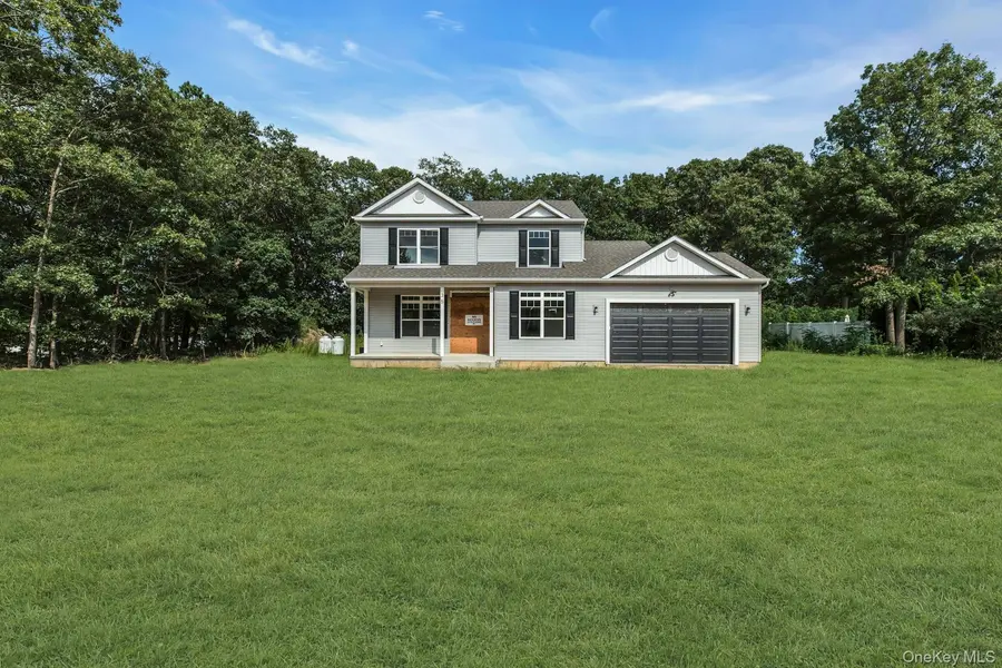 35 Evergreen AVE, Port Jefferson Station, NY 11776
