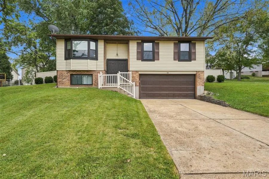 717 Cypress DR, Pacific, MO 63069