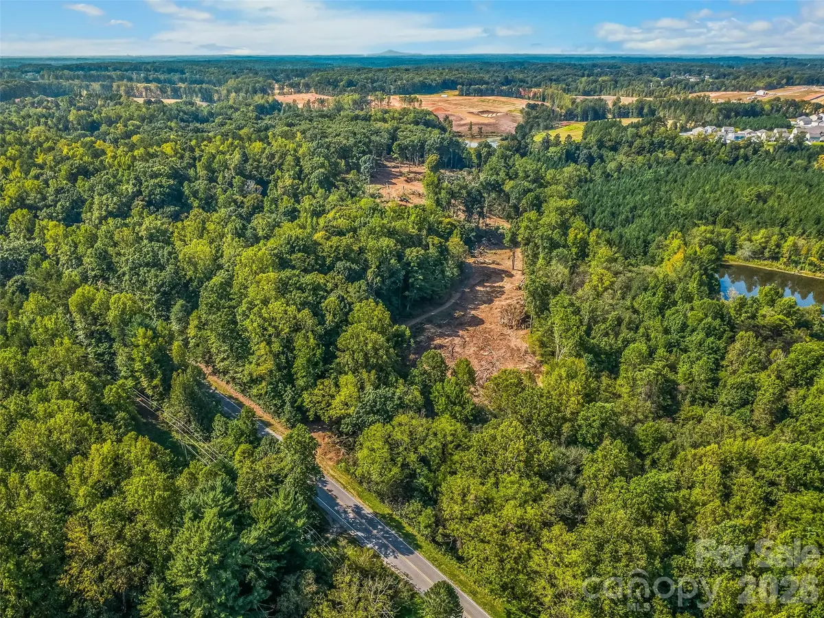 2370 Shelton AVE, Statesville, NC 28677