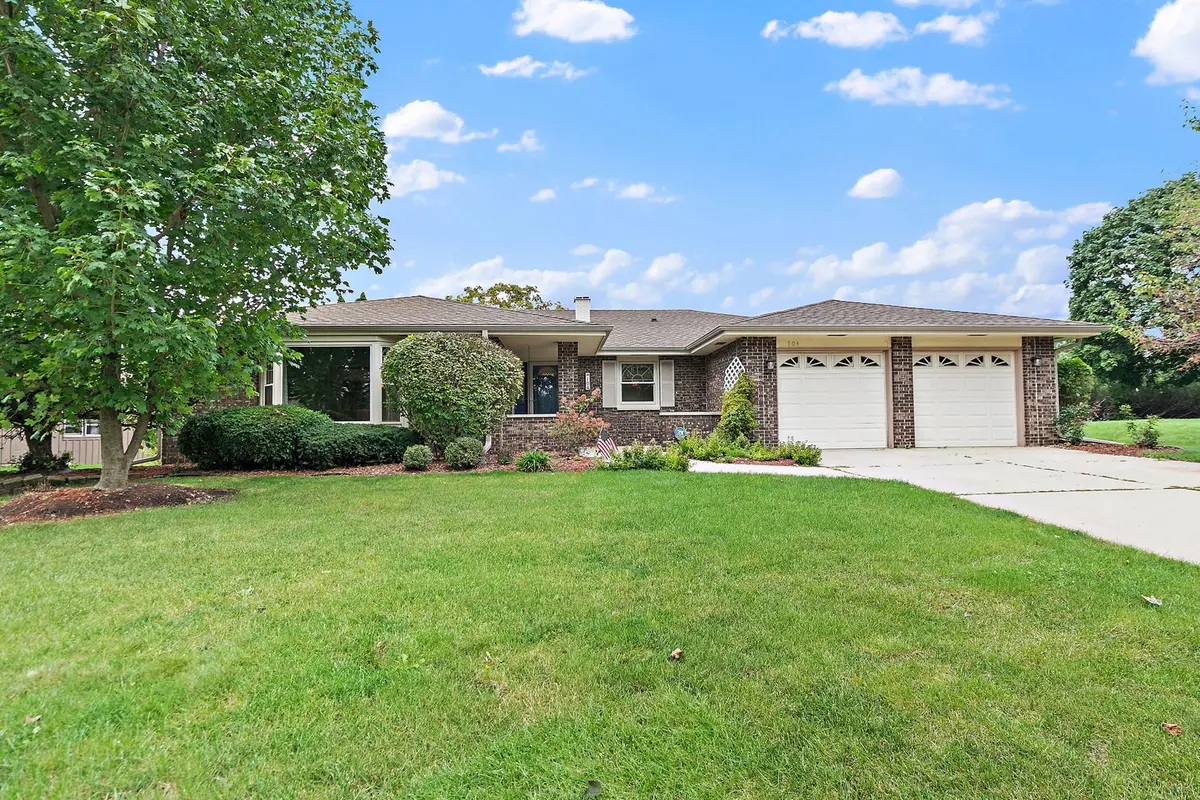 104 Millis LN, Schaumburg, IL 60193