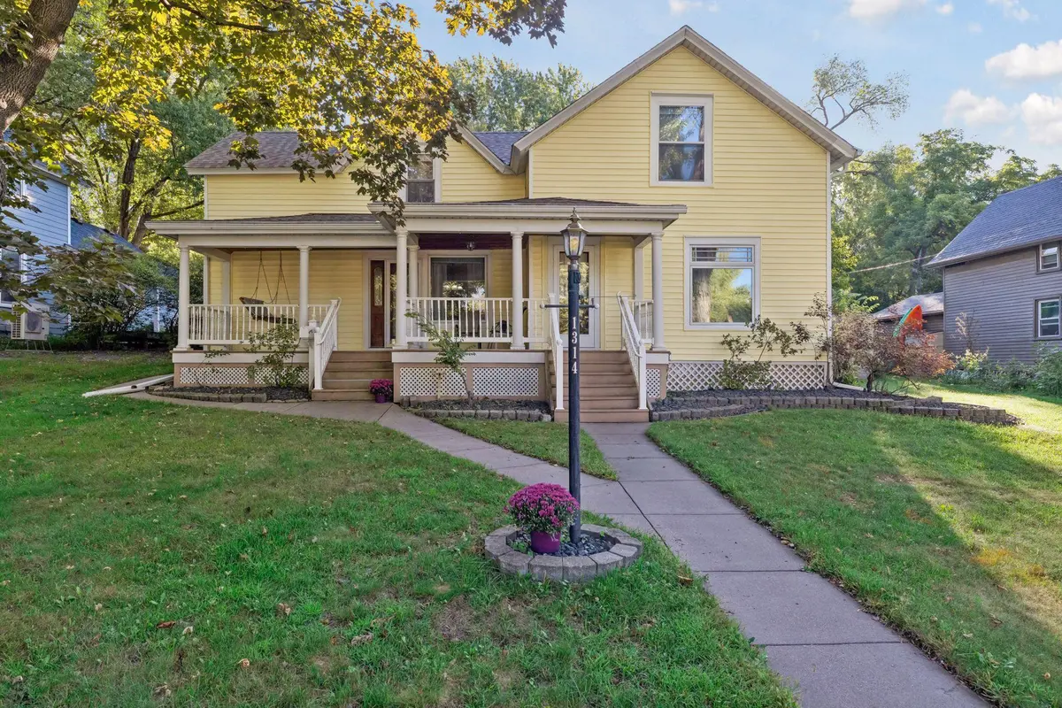 1314 2nd ST, Hudson, WI 54016