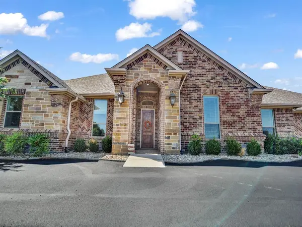 3601 Farm Land Court, Granbury, TX 76048