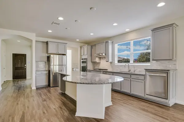 201 Hanging Star LN, Georgetown, TX 78633
