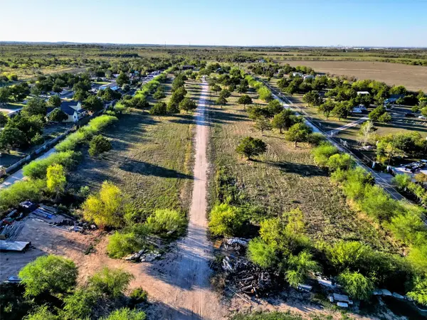 11622 Doyle Overton RD, Mustang Ridge, TX 78719