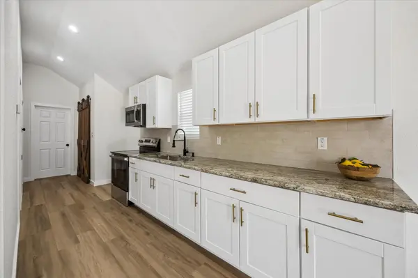 222 Houston Ave, Somerville, TX 77879