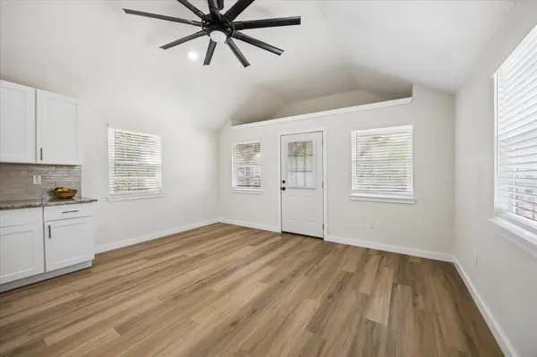222 Houston Ave, Somerville, TX 77879