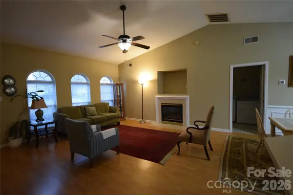 3703 Sipes LN #, Charlotte, NC 28269