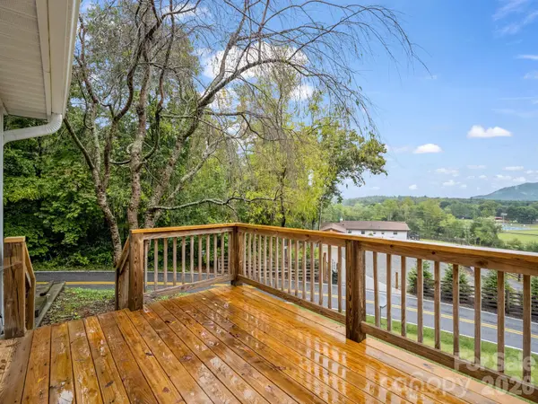 117 Drexel RD, Hendersonville, NC 28739