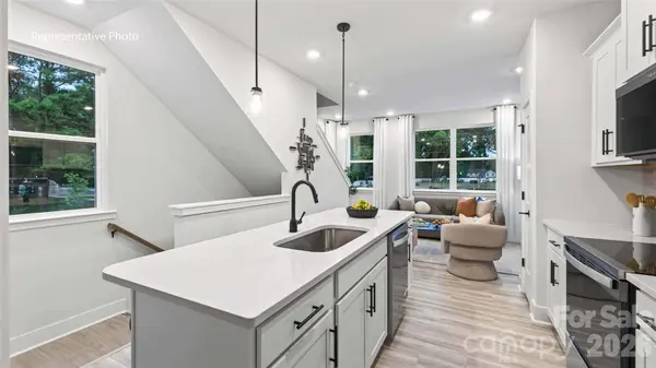 509 Annagh DR, Charlotte, NC 28217
