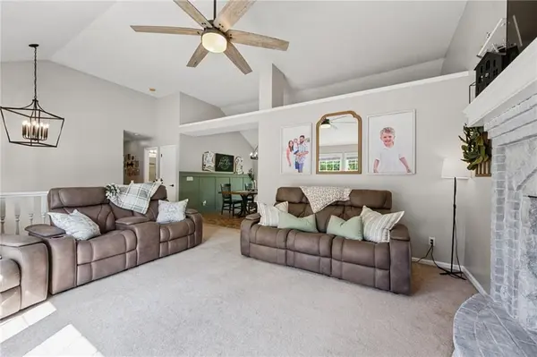 810 S Morgan DR, Peculiar, MO 64078
