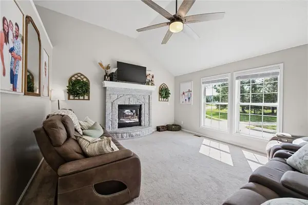810 S Morgan DR, Peculiar, MO 64078