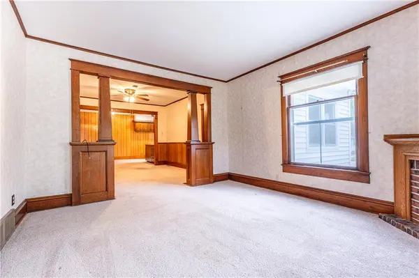 210 E Shawnee ST, Paola, KS 66071