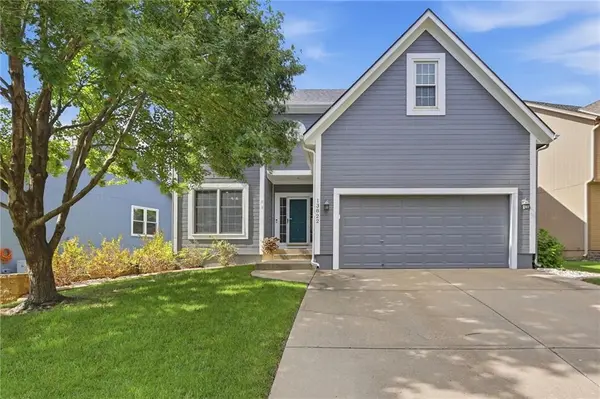 13822 S Hagan ST, Olathe, KS 66062