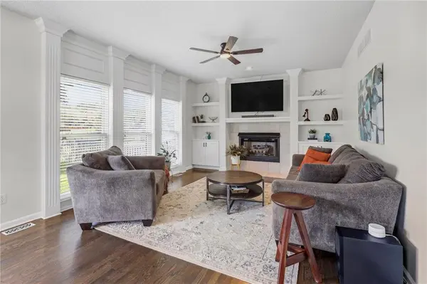 13822 S Hagan ST, Olathe, KS 66062