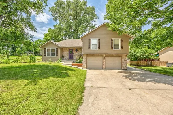 301 N Harrison ST, Spring Hill, KS 66083