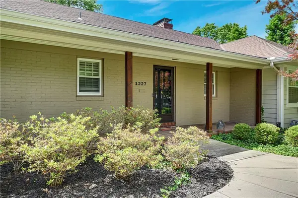 1227 W 66 ST, Kansas City, MO 64113