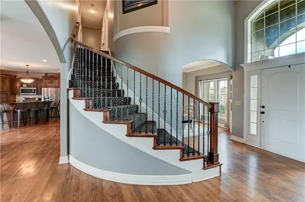 500 NE Woodpark LN, Lee's Summit, MO 64086