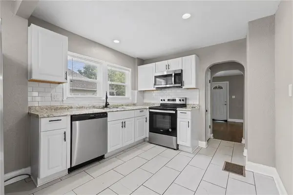 822 S Hardy AVE, Independence, MO 64053