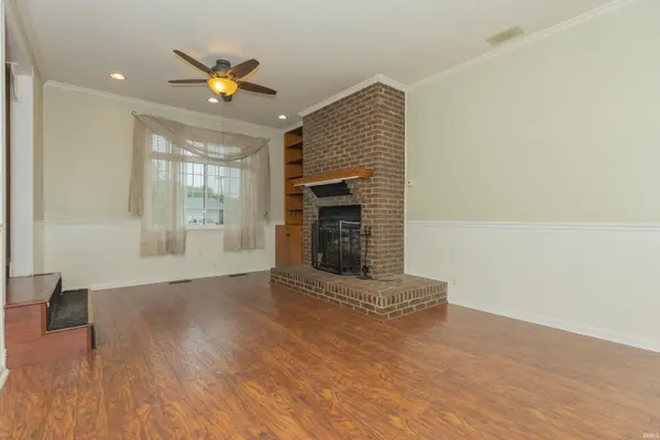 923 Forest Glen DR, Evansville, IN 47712
