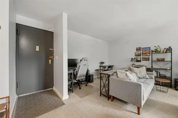 5 Oakdale MNR #B20, Suffern, NY 10901