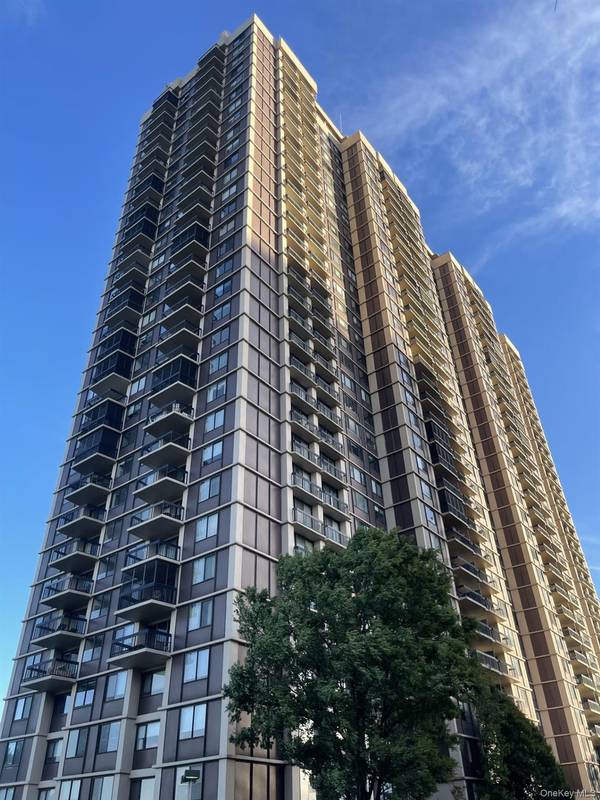 27110 Grand Central Pkwy #29S, Floral Park, NY 11005