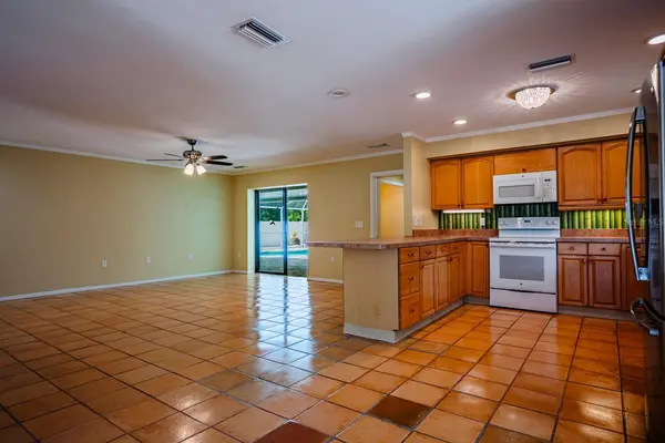 2339 RIVERWOOD PINES DR, Sarasota, FL 34231