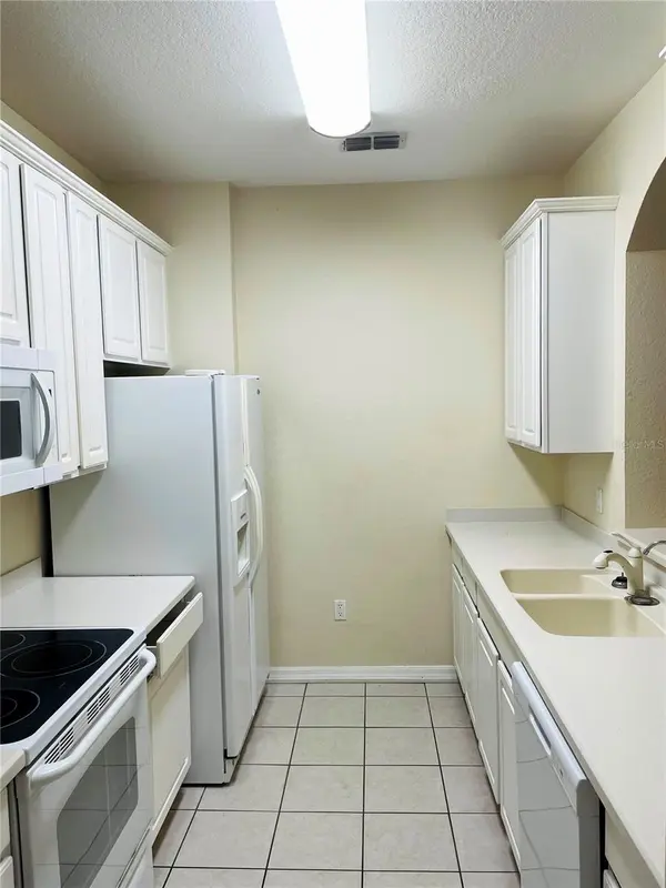 8304 PORTOFINO DR #103, Davenport, FL 33896