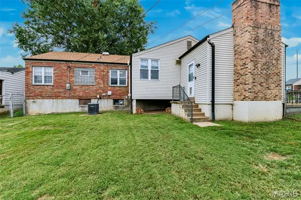 6617 E Yorkshire DR, Affton, MO 63123