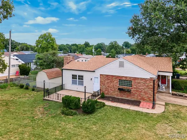 6617 E Yorkshire DR, Affton, MO 63123