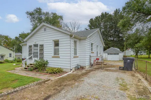 518 S 18th ST, Belleville, IL 62226