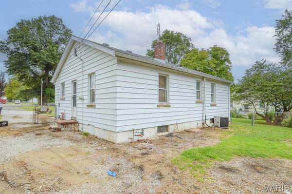 518 S 18th ST, Belleville, IL 62226