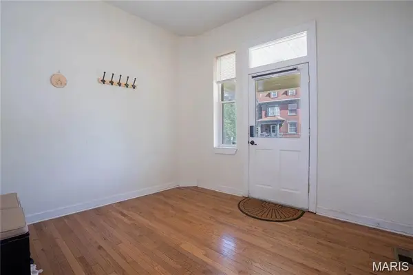 5036 Cabanne AVE, St Louis, MO 63113