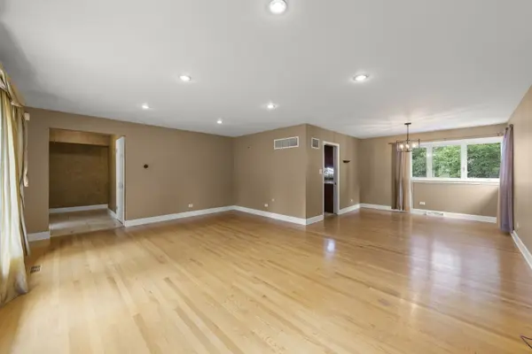 1500 Carson DR, Homewood, IL 60430