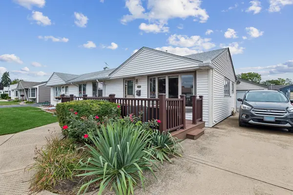 8827 S Kolmar AVE, Hometown, IL 60456