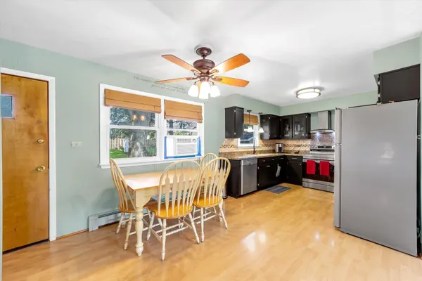 126 Bunkerhill AVE, South Elgin, IL 60177