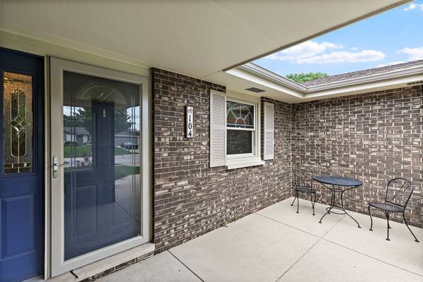 104 Millis LN, Schaumburg, IL 60193