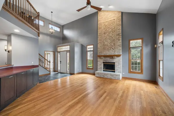 14552 Club Circle DR, Oak Forest, IL 60452