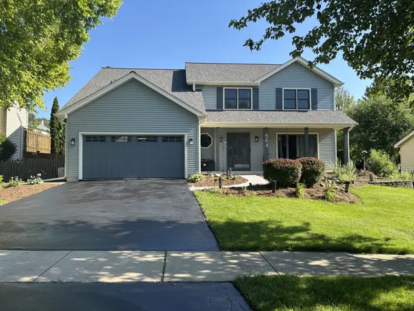 564 Cleavland DR, Bolingbrook, IL 60440